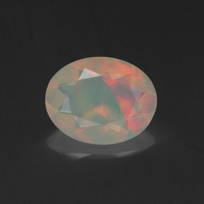 Opale multicolore naturelle coupe ovale, 0,96 ct, transparent