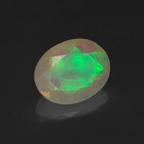 Opale multicolore naturelle coupe ovale, 1,06 ct, transparent