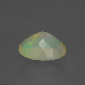 Opale multicolore naturelle coupe ovale, 1,18 ct, translucide