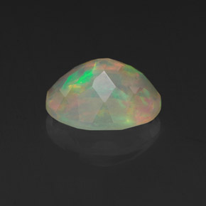 Opale multicolore naturelle coupe ovale, 1,28 ct, transparent