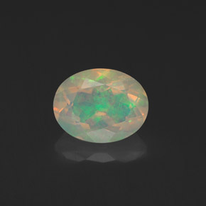 Opale multicolore naturelle coupe ovale, 1,29 ct, transparent