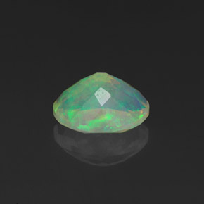 Opale multicolore naturelle coupe ovale, 1,29 ct, transparent
