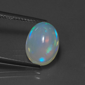 Opale multicolore naturelle coupe ovale, 2,90 ct, transparent