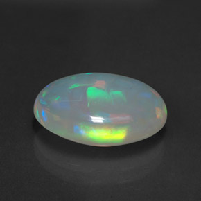Opale multicolore naturelle coupe ovale, 3,97 ct, transparent