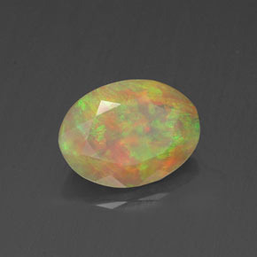 Opale multicolore naturelle transparent, 0,82 ct, transparent / translucide