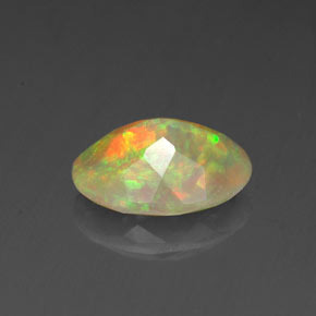 Opale multicolore naturelle transparent, 0,82 ct, transparent / translucide