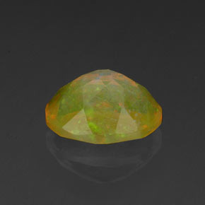 Opale multicolore naturelle coupe ovale, 0,98 ct, transparent