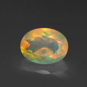 Opale multicolore naturelle coupe ovale, 0,95 ct, transparent