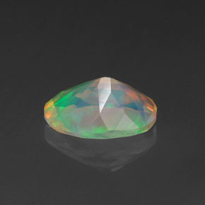 Opale Multicolore naturelle Coupe ovale, 0.72 ct, Transparent