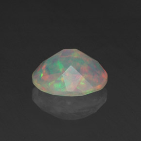 Opale multicolore naturelle transparent, 0,83 ct, transparent / translucide