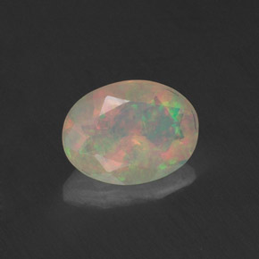 Opale multicolore naturelle coupe ovale, 0,74 ct, transparent