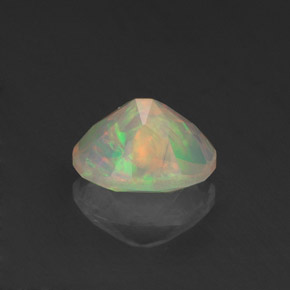 Opale multicolore naturelle transparent, 0,67 ct, transparent / translucide