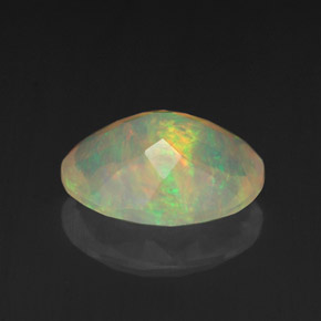 Opale multicolore naturelle coupe ovale, 1,71 ct, transparent