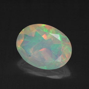 Opale multicolore naturelle coupe ovale, 1,75 ct, transparent