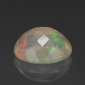 Opale multicolore naturelle coupe ovale, 1,79 ct, translucide