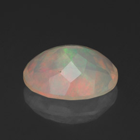 Opale multicolore naturelle coupe ovale, 1,54 ct, transparent