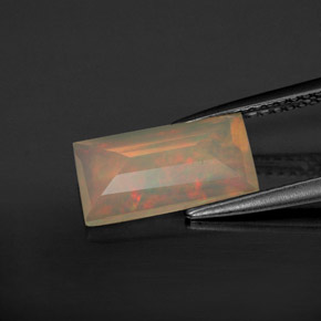 Opale multicolore naturelle transparent, 1,55 ct, transparent / translucide