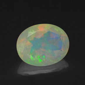 Opale multicolore naturelle coupe ovale, 1,58 ct, transparent