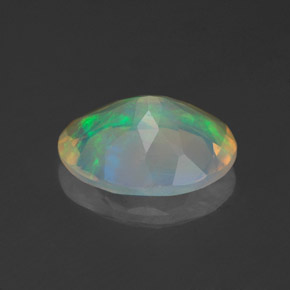 Opale multicolore naturelle coupe ovale, 1,24 ct, transparent