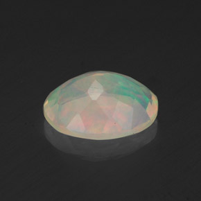 Opale multicolore naturelle coupe ovale, 1,22 ct, transparent