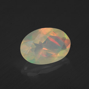 Opale multicolore naturelle coupe ovale, 1,09 ct, transparent