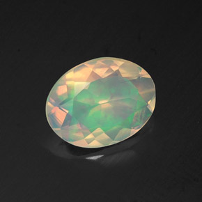 Opale multicolore naturelle coupe ovale, 1,10 ct, transparent