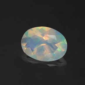 Opale multicolore naturelle coupe ovale, 0,96 ct, transparent