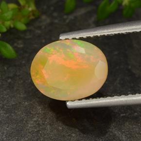 Opale multicolore naturelle coupe ovale, 1,46 ct, translucide