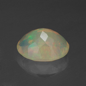 Opale multicolore naturelle coupe ovale, 1,25 ct, transparent