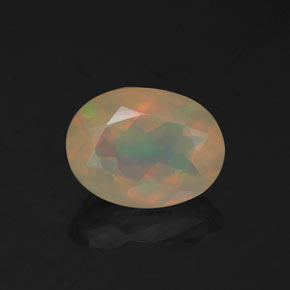 Opale multicolore naturelle coupe ovale, 0,97 ct, transparent