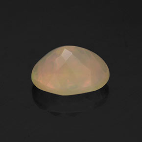 Opale multicolore naturelle coupe ovale, 0,97 ct, transparent