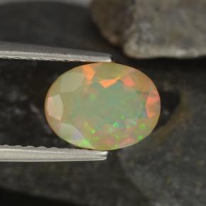 Opale multicolore naturelle coupe ovale, 0,92 ct, transparent