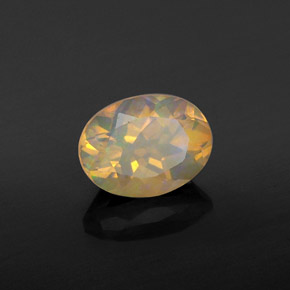 Opale multicolore naturelle coupe ovale, 0,92 ct, transparent