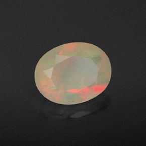 Opale multicolore naturelle coupe ovale, 1,29 ct, transparent