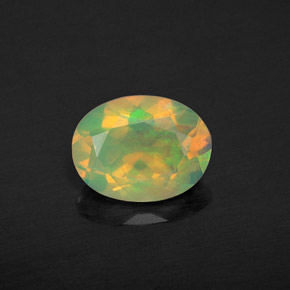 Opale multicolore naturelle coupe ovale, 0,94 ct, transparent