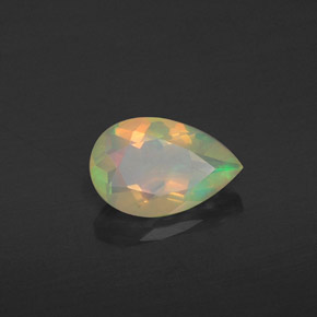 Opale multicolore naturelle en forme de poire, 0,58 ct, transparent