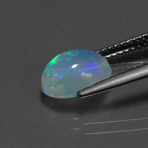 Opale multicolore naturelle coupe ovale, 1,44 ct, transparent