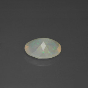 Opale multicolore naturelle coupe ovale, 1,60 ct, transparent