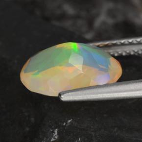 Opale multicolore naturelle coupe ovale, 1,53 ct, transparent