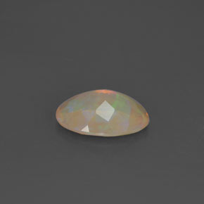 Opale multicolore naturelle coupe ovale, 1,63 ct, transparent