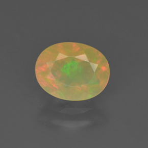 Opale multicolore naturelle coupe ovale, 0,85 ct, transparent