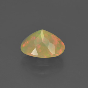 Opale multicolore naturelle coupe ovale, 0,85 ct, transparent