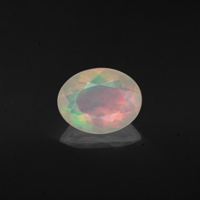 Opale multicolore naturelle coupe ovale, 0,98 ct, transparent