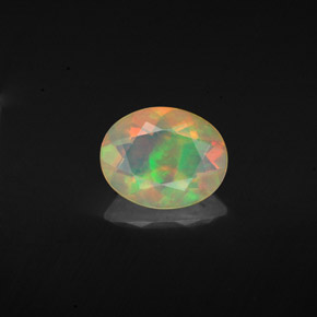 Opale multicolore naturelle coupe ovale, 0,92 ct, transparent