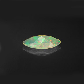 Opale multicolore naturelle marquise, 0,95 ct, transparent
