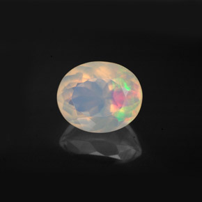 Opale multicolore naturelle coupe ovale, 2,58 ct, transparent
