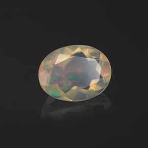 Opale multicolore naturelle coupe ovale, 1,06 ct, transparent