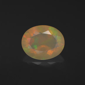 Opale multicolore naturelle coupe ovale, 1,47 ct, translucide