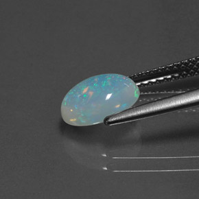 Opale multicolore naturelle coupe ovale, 1,14 ct, transparent
