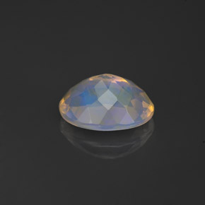 Opale multicolore naturelle transparent, 0,84 ct, transparent / translucide